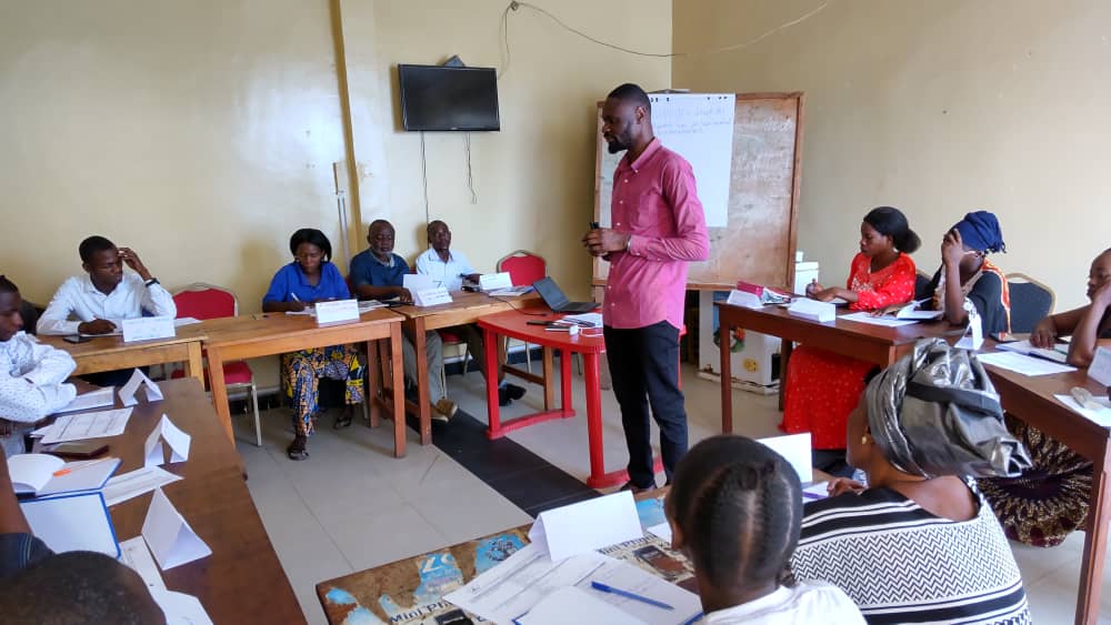 Formation des hommes, dirigeants communautaires sur l’importance de la vaccination de l’ensemble de la population et de l’implication des hommes et des femmes dans la prise de décision