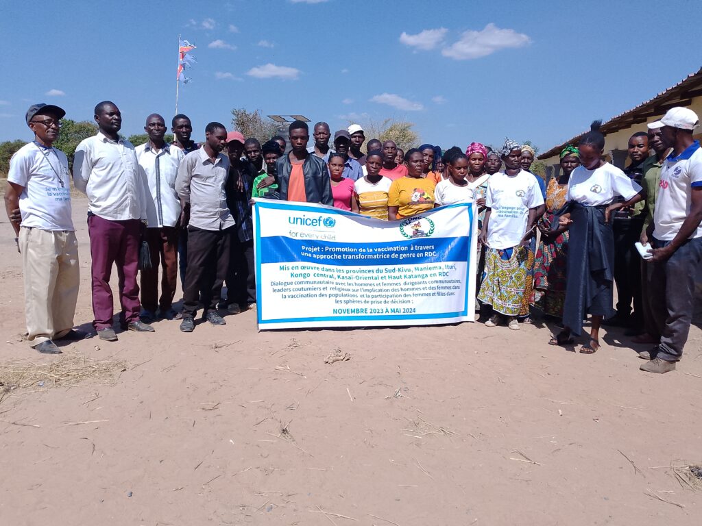 27 Août 2024 dans la province du Haut-Katanga, GHOVODI organise un groupe de discussion avec les hommes, femmes, filles et garçons sur le changement et la redevabilité entre les hommes, les femmes et les enfants dans les ménages